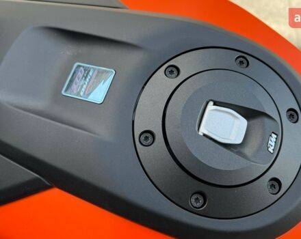 купить новое авто КТМ Super Duke 1390R 2024 года от официального дилера Дніпромотор КТМ фото