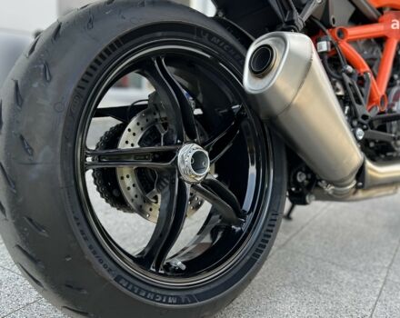 купить новое авто КТМ Super Duke 1390R 2024 года от официального дилера Дніпромотор КТМ фото