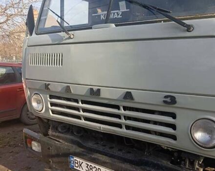 Серый КамАЗ 5320, объемом двигателя 14 л и пробегом 100 тыс. км за 10500 $, фото 2 на Automoto.ua