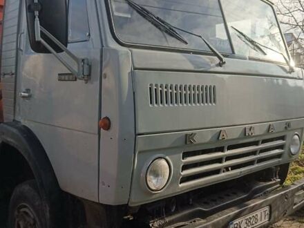 Серый КамАЗ 5320, объемом двигателя 14 л и пробегом 100 тыс. км за 10500 $, фото 1 на Automoto.ua