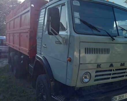 Серый КамАЗ 55102, объемом двигателя 11.2 л и пробегом 325 тыс. км за 13200 $, фото 2 на Automoto.ua