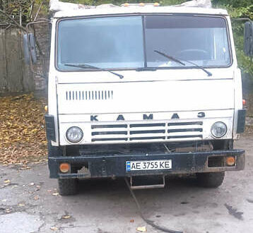 КамАЗ 55111 1991 у Никополе на Automoto.ua Білий КамАЗ 55111, об'ємом двигуна 10.85 л та пробігом 3 тис. км за 8000 $, фото 1 на Automoto.ua