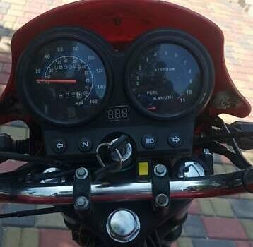 Червоний Кануні Ігл, об'ємом двигуна 13 л та пробігом 8 тис. км за 544 $, фото 1 на Automoto.ua