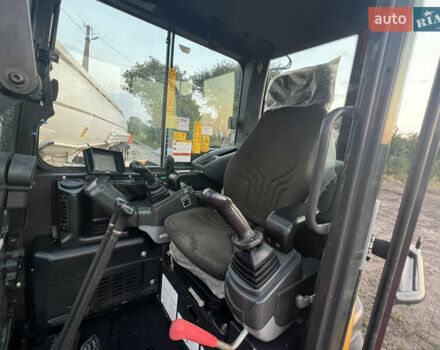 Желтый Като ХД, объемом двигателя 4.2 л и пробегом 1 тыс. км за 57000 $, фото 15 на Automoto.ua
