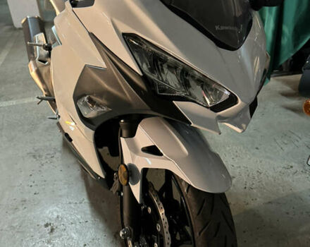 Білий Кавасакі 400, об'ємом двигуна 0.4 л та пробігом 3 тис. км за 6000 $, фото 6 на Automoto.ua