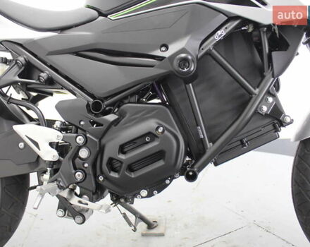 Серый Кавасаки З, объемом двигателя 0.1 л и пробегом 1 тыс. км за 5500 $, фото 19 на Automoto.ua