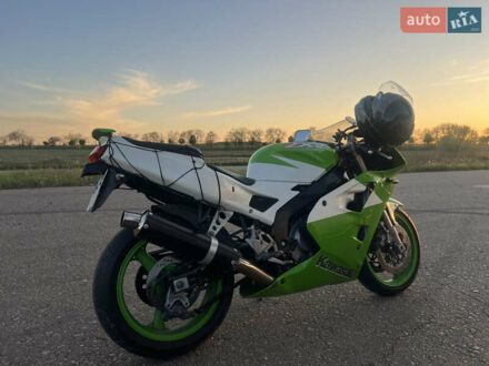 Кавасаки ЗКС 1992 в Одессе на Automoto.ua Зеленый Кавасаки ЗКС, объемом двигателя 0.4 л и пробегом 30 тыс. км за 2600 $, фото 1 на Automoto.ua