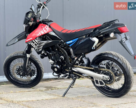 Черный Кавасаки D-Tracker 250, объемом двигателя 0.25 л и пробегом 17 тыс. км за 4000 $, фото 3 на Automoto.ua