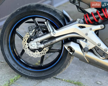 Кавасакі ER-6N, об'ємом двигуна 0.65 л та пробігом 28 тис. км за 5600 $, фото 10 на Automoto.ua