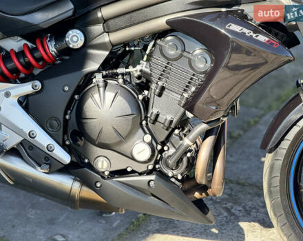 Кавасакі ER-6N, об'ємом двигуна 0.65 л та пробігом 28 тис. км за 5600 $, фото 5 на Automoto.ua