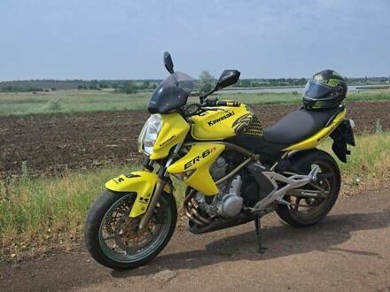 Кавасакі ER-6N 2007 у Каменце-Подольском на Automoto.ua Жовтий Кавасакі ER-6N, об'ємом двигуна 0.65 л та пробігом 12 тис. км за 4000 $, фото 1 на Automoto.ua