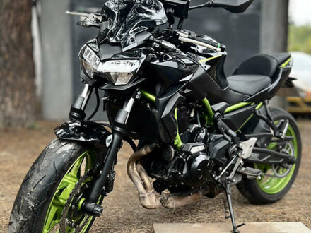 Черный Кавасаки ER 650, объемом двигателя 0.65 л и пробегом 9 тыс. км за 7999 $, фото 1 на Automoto.ua