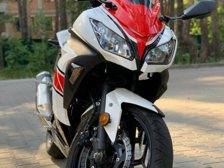 Кавасакі EX 300 2016 у Гостомель на Automoto.ua Білий Кавасакі EX 300, об'ємом двигуна 0.3 л та пробігом 41 тис. км за 3900 $, фото 1 на Automoto.ua