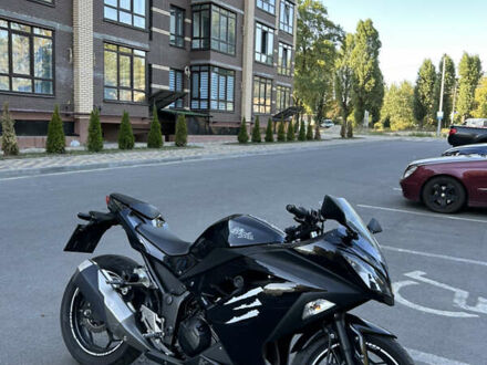 Кавасакі EX 300 2013 у Чернігові на Automoto.ua Чорний Кавасакі EX 300, об'ємом двигуна 0.3 л та пробігом 18 тис. км за 5300 $, фото 1 на Automoto.ua