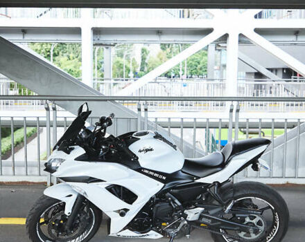 Белый Кавасаки EX 650, объемом двигателя 0.65 л и пробегом 16 тыс. км за 7000 $, фото 4 на Automoto.ua