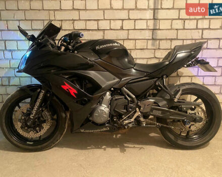 Черный Кавасаки EX 650, объемом двигателя 0.65 л и пробегом 13 тыс. км за 6900 $, фото 2 на Automoto.ua