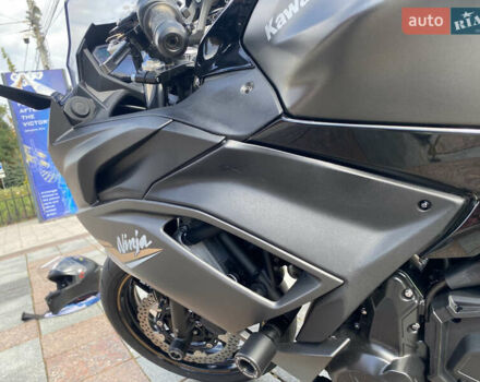 Серый Кавасаки EX 650, объемом двигателя 0.65 л и пробегом 14 тыс. км за 7300 $, фото 5 на Automoto.ua