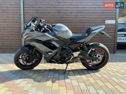 Серый Кавасаки EX 650, объемом двигателя 0.65 л и пробегом 8 тыс. км за 6500 $, фото 1 на Automoto.ua