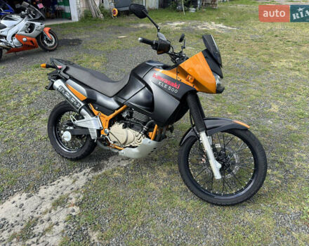 Черный Кавасаки KLE 500, объемом двигателя 0.5 л и пробегом 22 тыс. км за 4350 $, фото 4 на Automoto.ua