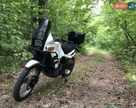 Кавасакі KLR 650 1992 у Києві на Automoto.ua Білий Кавасакі KLR 650, об'ємом двигуна 0.65 л та пробігом 90 тис. км за 3000 $, фото 2 на Automoto.ua
