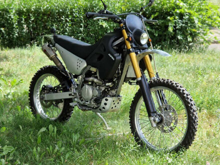Кавасаки KLX 250 2003 в Киеве на Automoto.ua Кавасаки KLX 250, объемом двигателя 0.25 л и пробегом 20 тыс. км за 4999 $, фото 1 на Automoto.ua