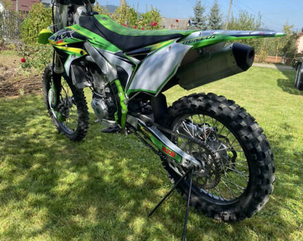 Зеленый Кавасаки KX 450F, объемом двигателя 0.45 л и пробегом 1 тыс. км за 4699 $, фото 3 на Automoto.ua