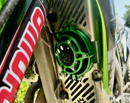 Зеленый Кавасаки KX 450F, объемом двигателя 0.45 л и пробегом 120 тыс. км за 6000 $, фото 7 на Automoto.ua