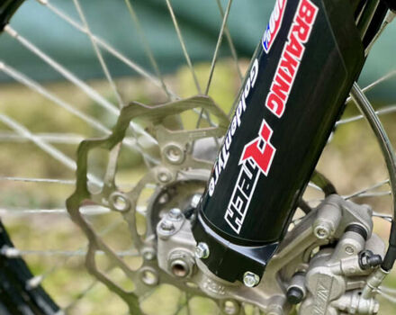 Зеленый Кавасаки KX 450F, объемом двигателя 0.45 л и пробегом 1 тыс. км за 6300 $, фото 11 на Automoto.ua