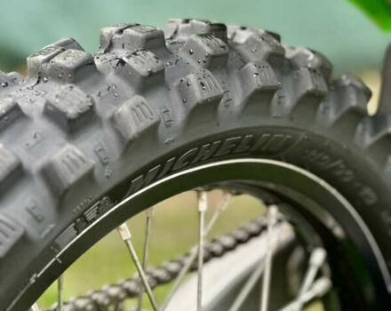 Зеленый Кавасаки KX 450F, объемом двигателя 0.45 л и пробегом 1 тыс. км за 6300 $, фото 7 на Automoto.ua