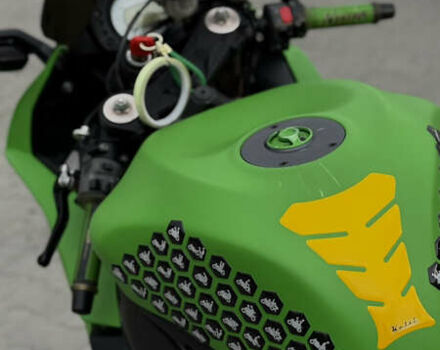 Зеленый Кавасаки Ninja 1000 ZX-10R, объемом двигателя 1 л и пробегом 10 тыс. км за 5500 $, фото 13 на Automoto.ua