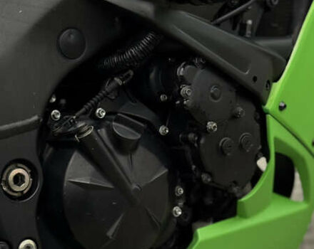 Зеленый Кавасаки Ninja 1000 ZX-10R, объемом двигателя 1 л и пробегом 10 тыс. км за 5500 $, фото 4 на Automoto.ua