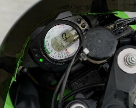 Зеленый Кавасаки Ninja 1000 ZX-10R, объемом двигателя 1 л и пробегом 10 тыс. км за 5500 $, фото 11 на Automoto.ua