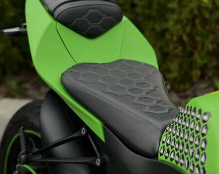 Зеленый Кавасаки Ninja 1000 ZX-10R, объемом двигателя 1 л и пробегом 10 тыс. км за 5500 $, фото 8 на Automoto.ua