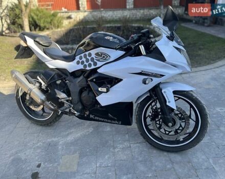 Белый Кавасаки Ninja 250, объемом двигателя 0.25 л и пробегом 46 тыс. км за 2800 $, фото 3 на Automoto.ua