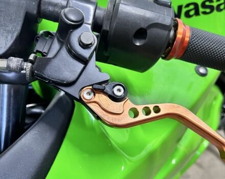 Кавасаки Ninja 250, объемом двигателя 0.25 л и пробегом 0 тыс. км за 2800 $, фото 5 на Automoto.ua
