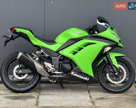 Зеленый Кавасаки Ninja 250, объемом двигателя 0.25 л и пробегом 10 тыс. км за 3800 $, фото 2 на Automoto.ua