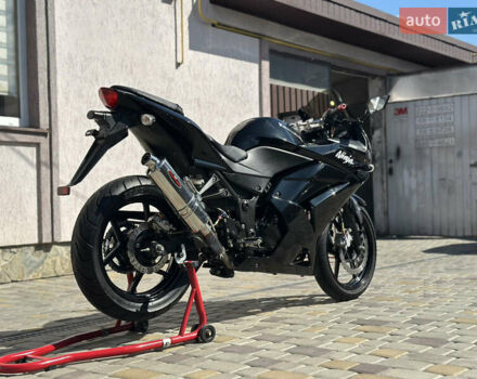 Черный Кавасаки Ninja 250R, объемом двигателя 0.25 л и пробегом 30 тыс. км за 2900 $, фото 5 на Automoto.ua