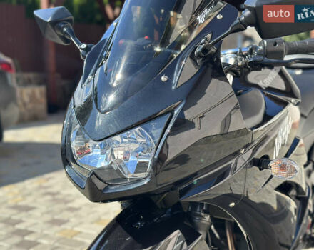 Черный Кавасаки Ninja 250R, объемом двигателя 0.25 л и пробегом 30 тыс. км за 2900 $, фото 1 на Automoto.ua