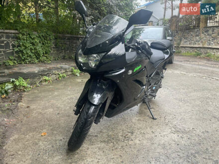 Кавасаки Ninja 250R 2011 в Ровно на Automoto.ua Черный Кавасаки Ninja 250R, объемом двигателя 0.25 л и пробегом 16 тыс. км за 2700 $, фото 1 на Automoto.ua