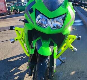 Кавасаки Ninja 250R 2010 в Киеве на Automoto.ua Зеленый Кавасаки Ninja 250R, объемом двигателя 0.25 л и пробегом 21 тыс. км за 3200 $, фото 1 на Automoto.ua