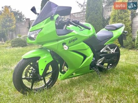 Кавасаки Ninja 250R 2013 в Луцке на Automoto.ua Зеленый Кавасаки Ninja 250R, объемом двигателя 0.25 л и пробегом 24 тыс. км за 5500 $, фото 1 на Automoto.ua