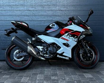 Белый Кавасаки Ninja 400, объемом двигателя 0.4 л и пробегом 20 тыс. км за 5900 $, фото 1 на Automoto.ua