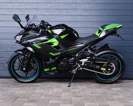 Черный Кавасаки Ninja 400, объемом двигателя 0.4 л и пробегом 38 тыс. км за 5500 $, фото 5 на Automoto.ua
