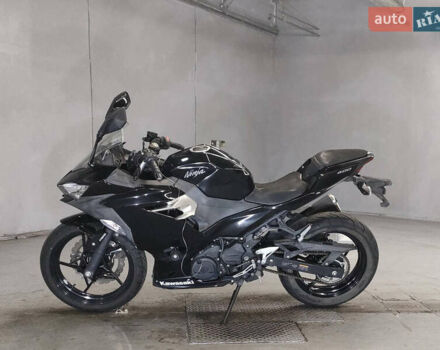 Чорний Кавасакі Ninja 400, об'ємом двигуна 0.4 л та пробігом 28 тис. км за 4600 $, фото 1 на Automoto.ua