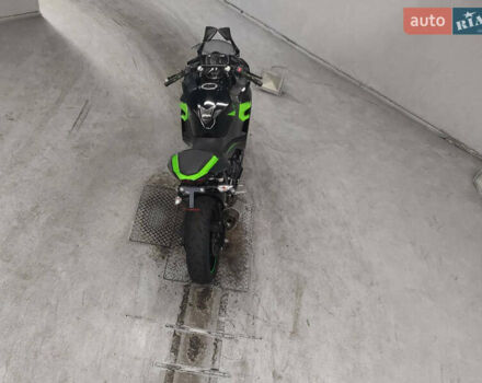 Черный Кавасаки Ninja 400, объемом двигателя 0.4 л и пробегом 8 тыс. км за 5700 $, фото 4 на Automoto.ua