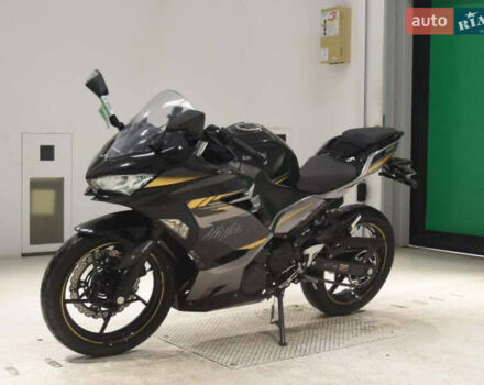Черный Кавасаки Ninja 400, объемом двигателя 0.4 л и пробегом 10 тыс. км за 5700 $, фото 3 на Automoto.ua