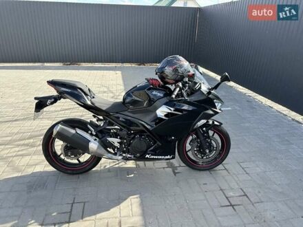 Кавасаки Ninja 400 2017 в Черкассах на Automoto.ua Черный Кавасаки Ninja 400, объемом двигателя 0.4 л и пробегом 26 тыс. км за 4700 $, фото 1 на Automoto.ua