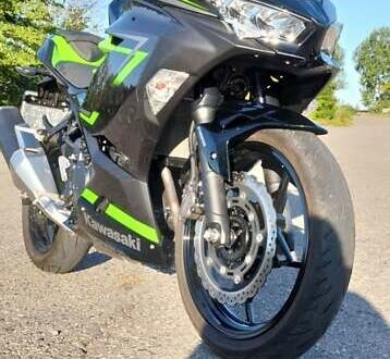 Кавасаки Ninja 400 2019 в Белой Церкве на Automoto.ua Черный Кавасаки Ninja 400, объемом двигателя 0.4 л и пробегом 15 тыс. км за 5500 $, фото 1 на Automoto.ua