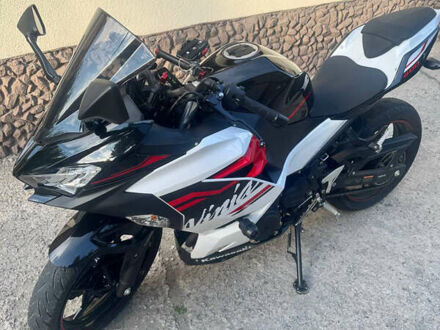 Кавасаки Ninja 400 2019 в Днепре (Днепропетровске) на Automoto.ua Черный Кавасаки Ninja 400, объемом двигателя 0.4 л и пробегом 8 тыс. км за 6200 $, фото 1 на Automoto.ua
