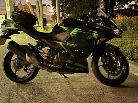 Черный Кавасаки Ninja 400, объемом двигателя 0.4 л и пробегом 12 тыс. км за 6500 $, фото 1 на Automoto.ua